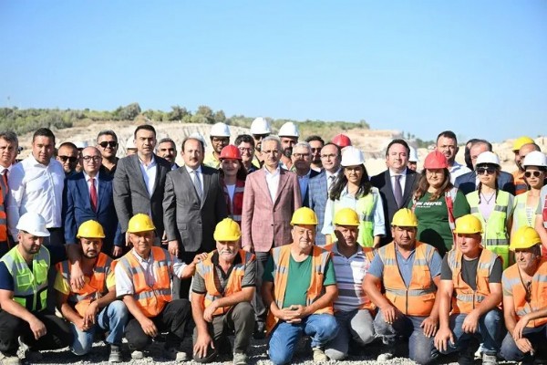 Mersin'e dev proje! Bakan Uraloğlu tarih verdi: Seyahat süresi 18 dakikaya düşecek